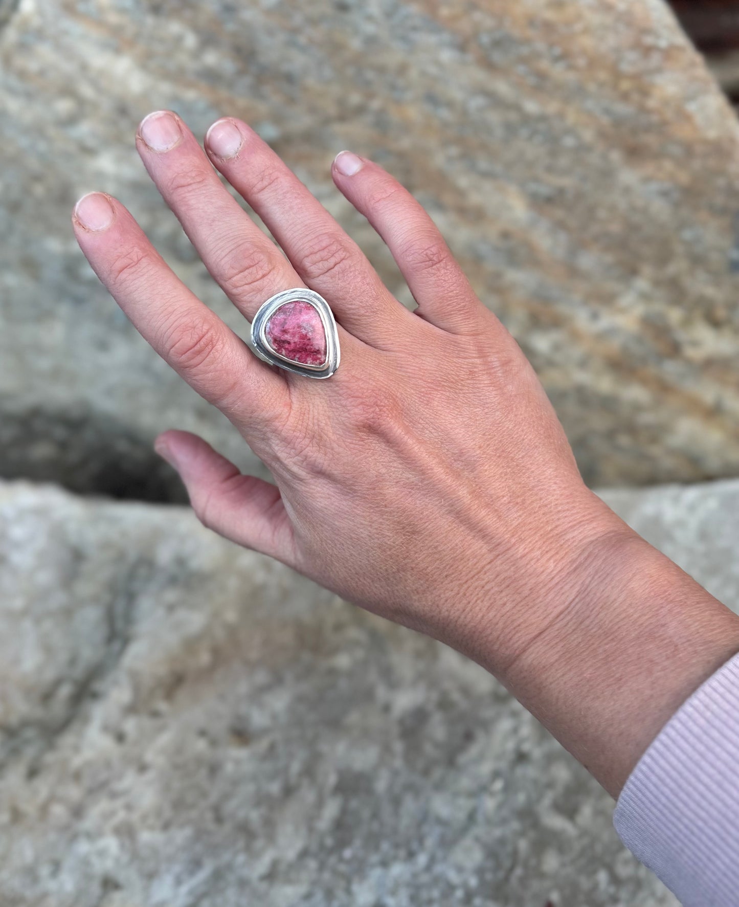 Medium Thulite Ring - Size 9